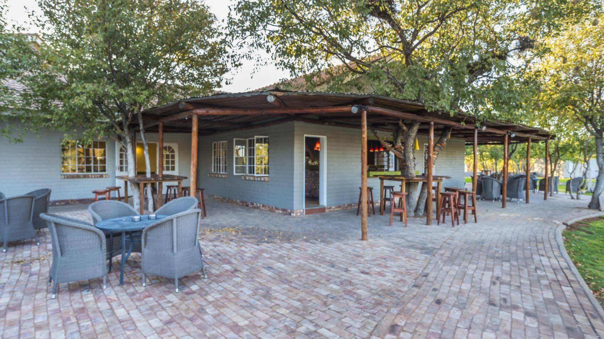 Damara Mopane Lodge Khorixas Eksteriør bilde