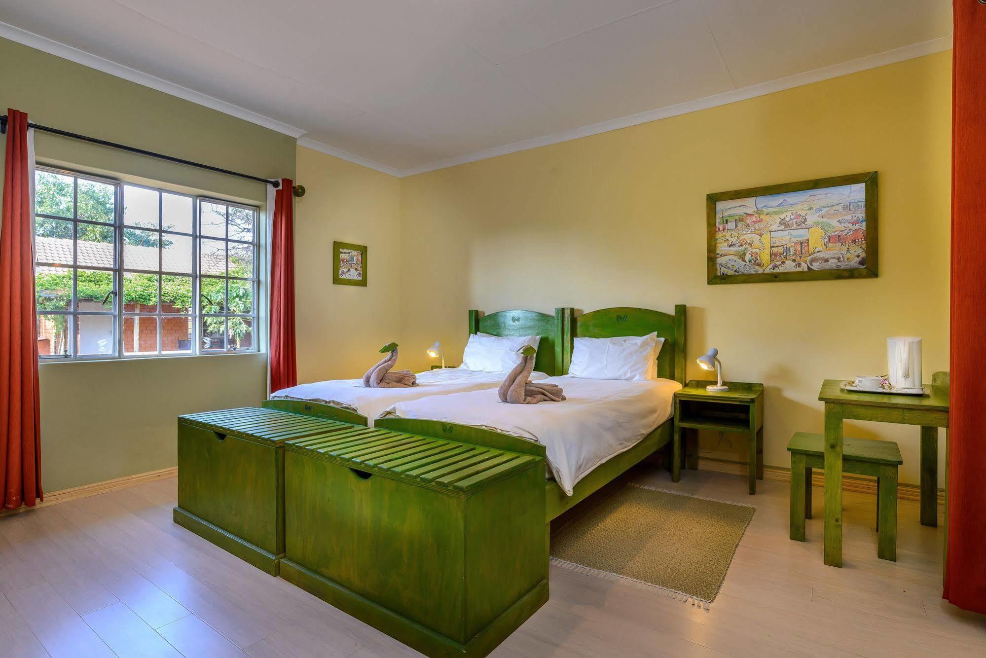 Damara Mopane Lodge Khorixas Eksteriør bilde