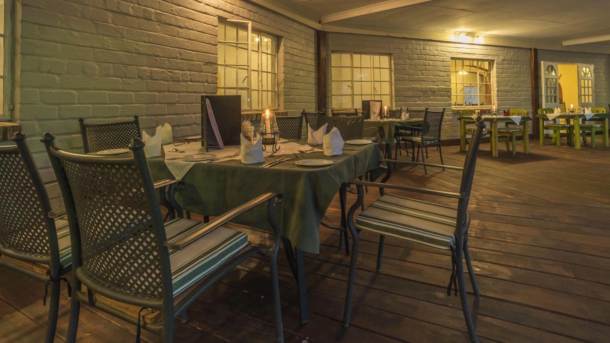 Damara Mopane Lodge Khorixas Eksteriør bilde